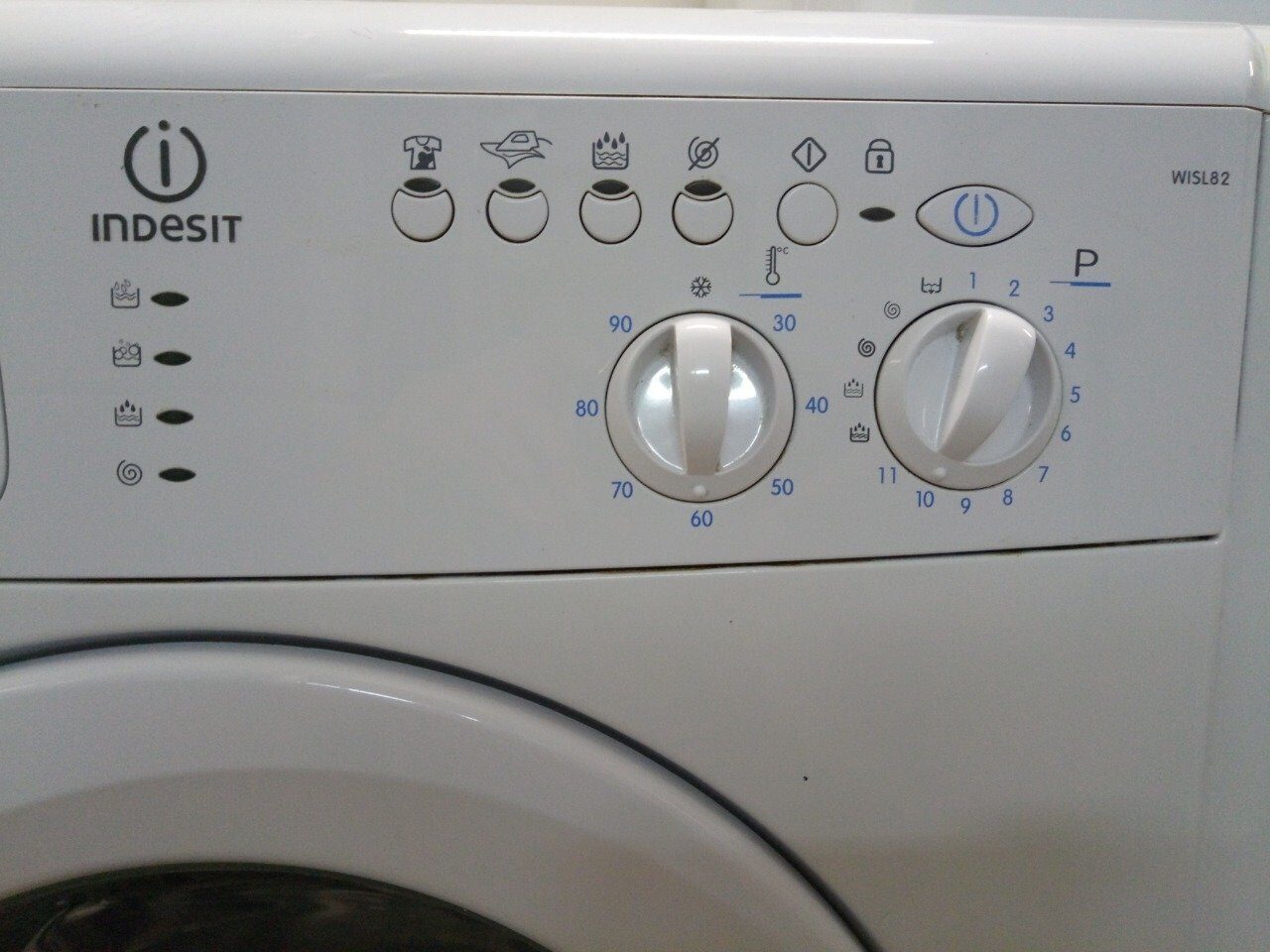 Стиральная машина Indesit WISL 82